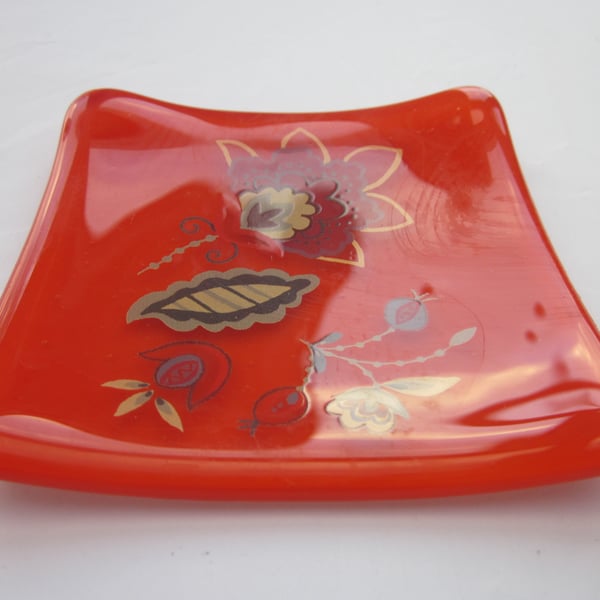 Handmade fused glass trinket bowl or soap dish - pimento with Persian flower