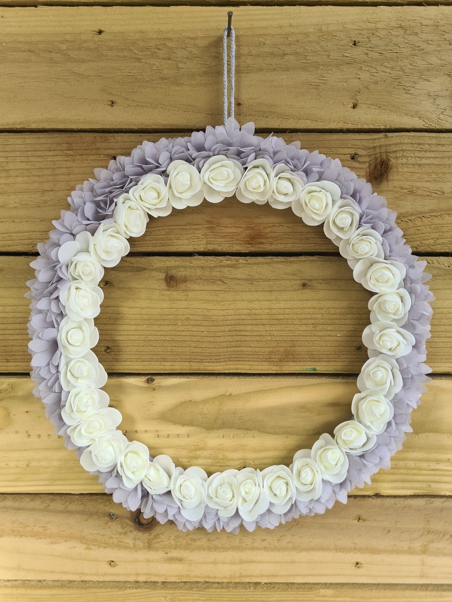 Yarn Wrapped Wreath With White Foam Roses & Chiffon Flower Trim