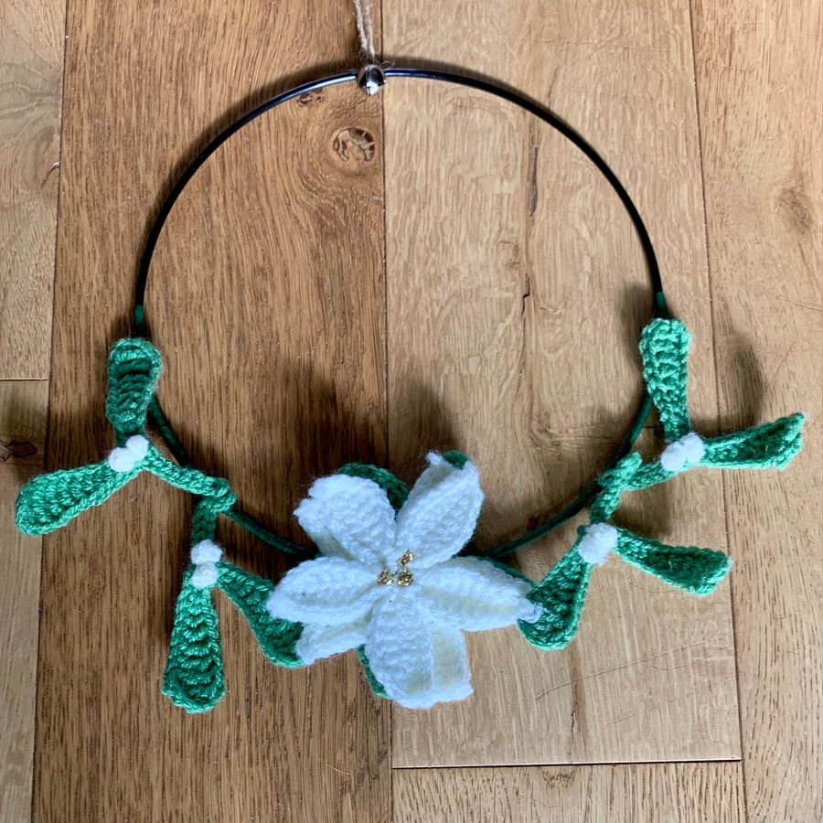 Crochet wreath, Christmas poinsettia and mistletoe wreath