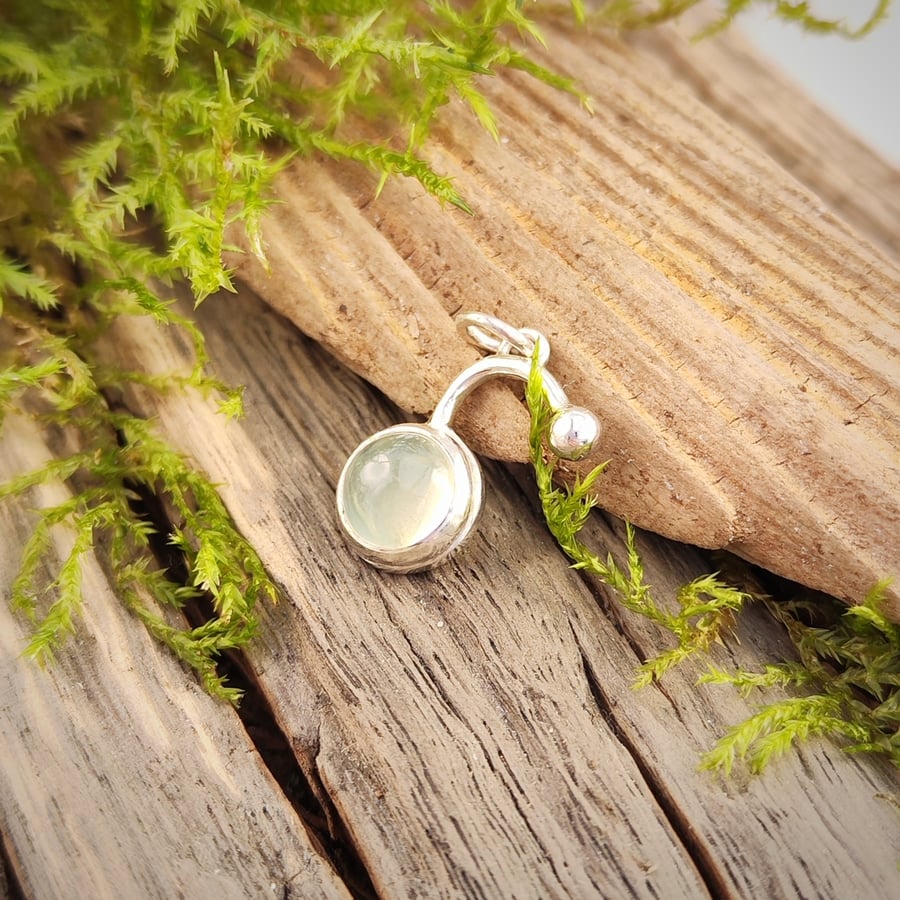 Sterling silver pendant with prehnite