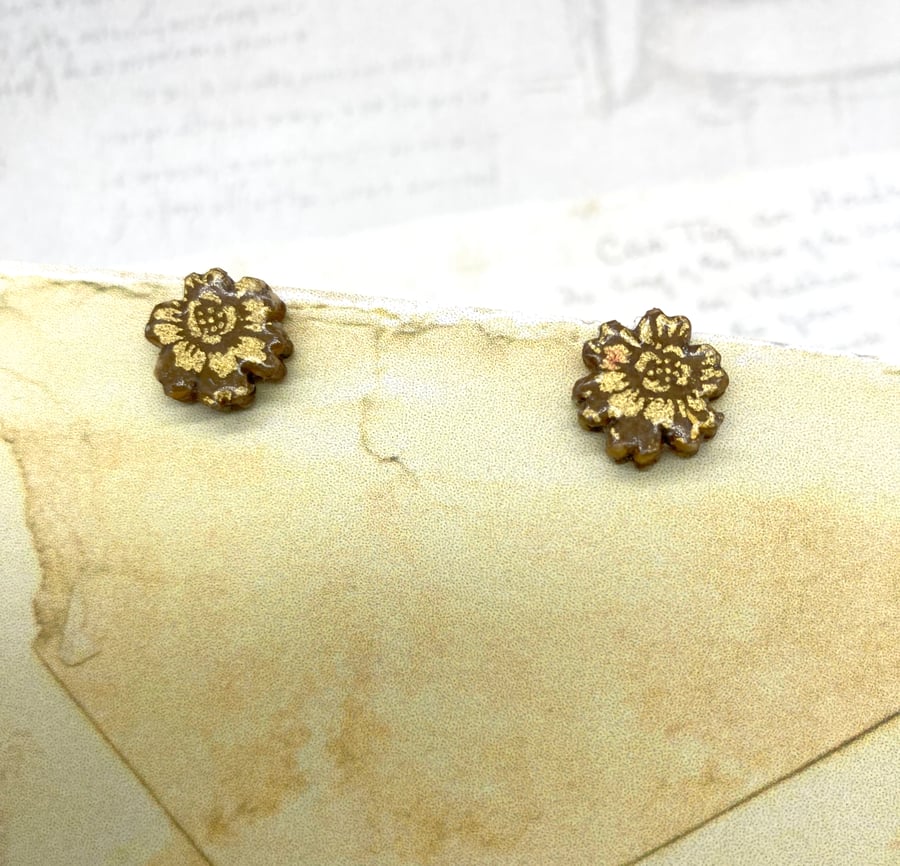 Brown & Gold Floral stud earrings Japanese Washi paper and wood - Imperfect