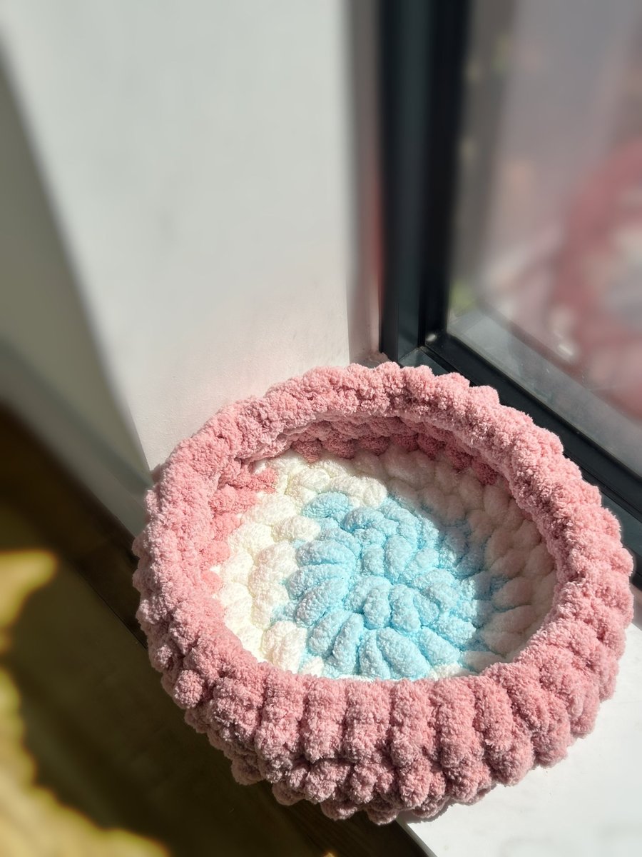 Handmade Chunky Knit Crochet Cat Bed
