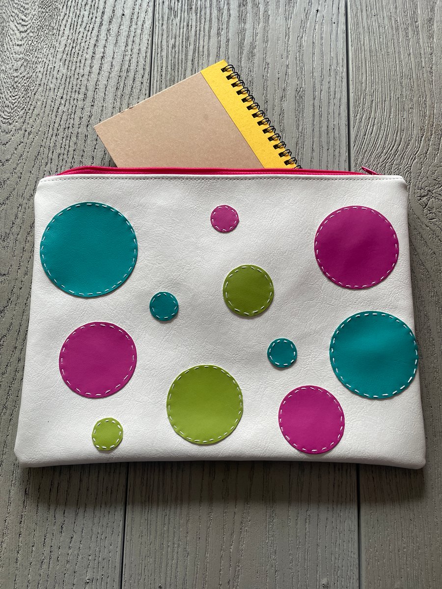 Spotty Designed Faux Leather Zipped Pouch.