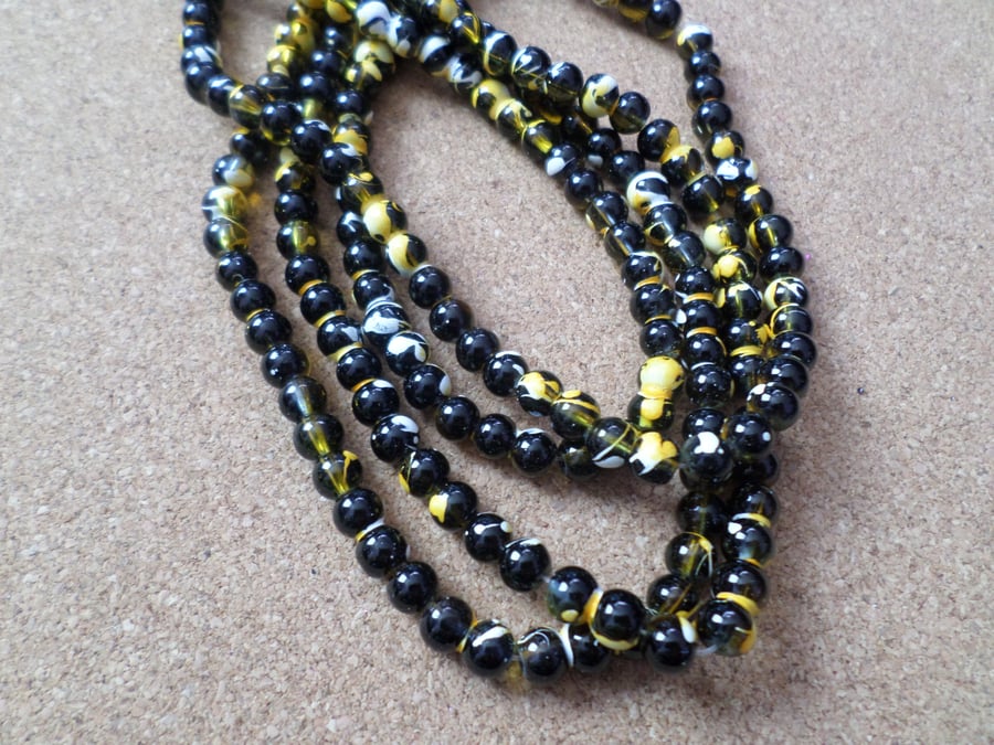 50 x Transparent Drawbench Glass Beads - Round - 6mm - Black - Yellow 