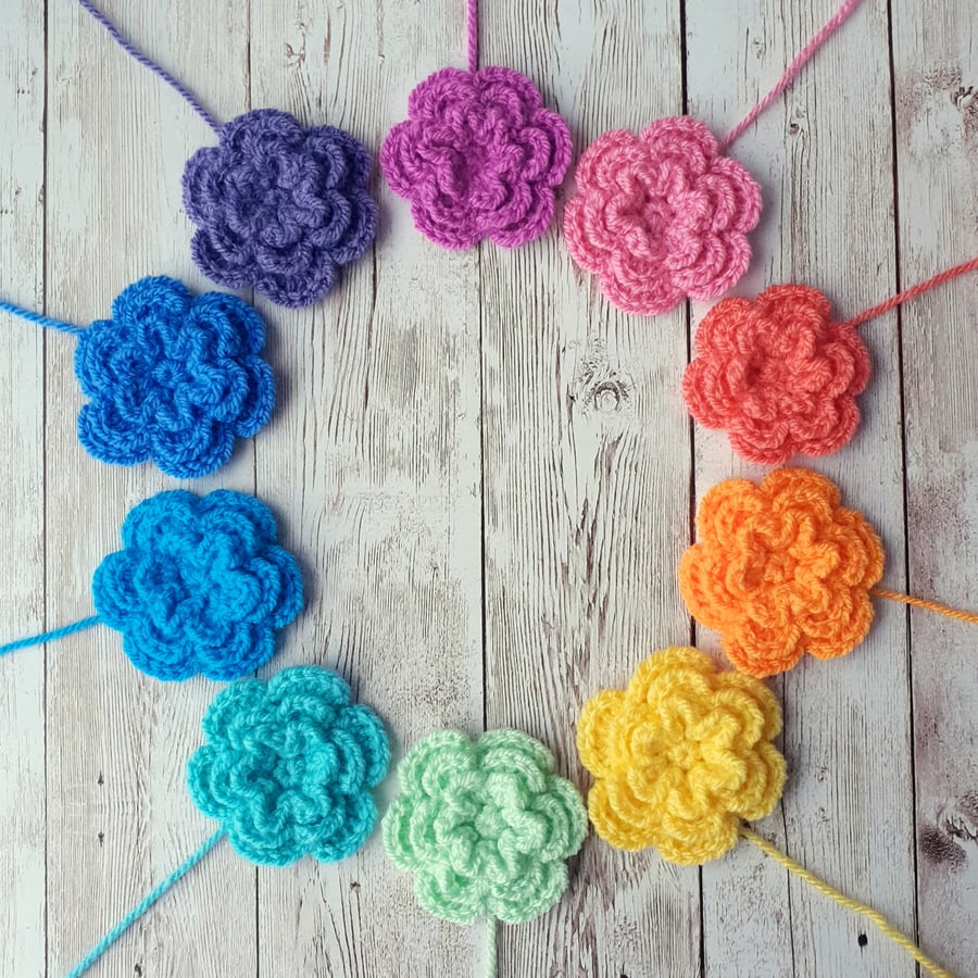 10 triple layer crocheted flowers