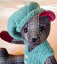 Collectable tweed teddy bear 'Hamish' with knitted wool waistcoat and hat - Image 7
