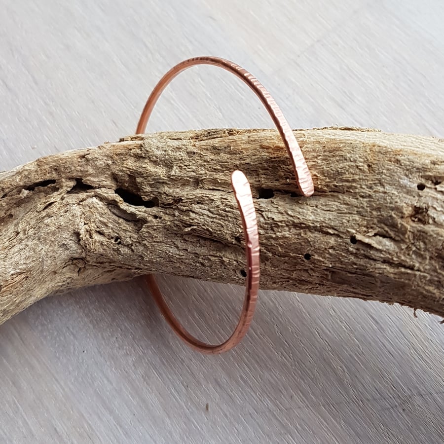 Extra large adjustable simple copper bangle - Hammered copper bangle - Bracelet