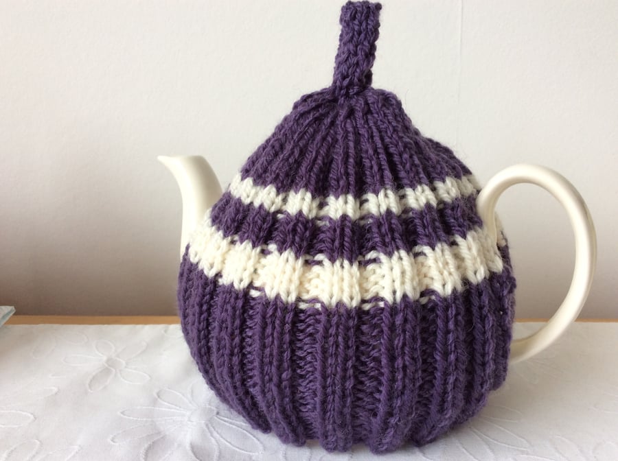 Chunky knit Tea Cosy - Woolly hug for your tea cosy 6 cup pot