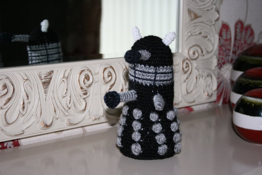 Crochet Dalek - Black