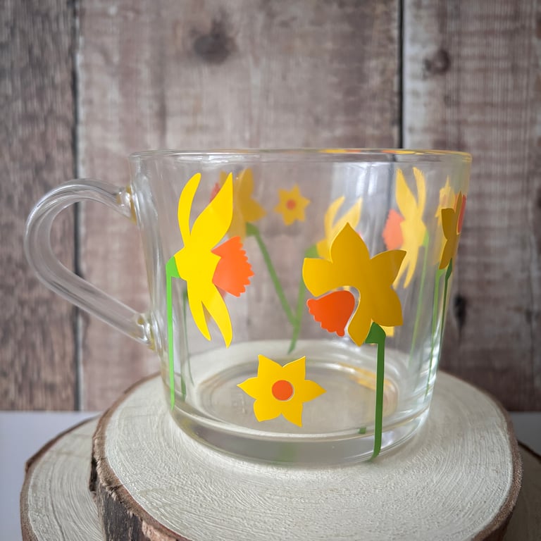 Daffodil Glass Coffee Mug, Hand-Lettered Floral Design