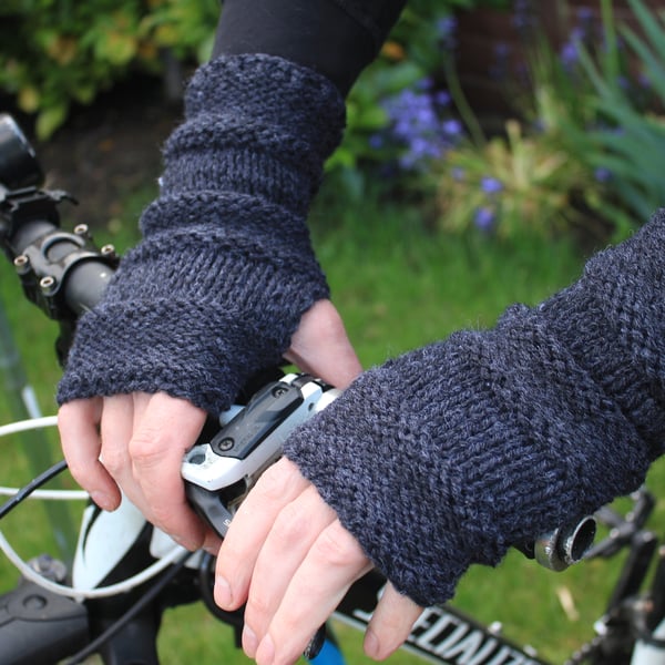 Fingerless gloves men's- Comfy mittens in Charcoal male, knitwear UK