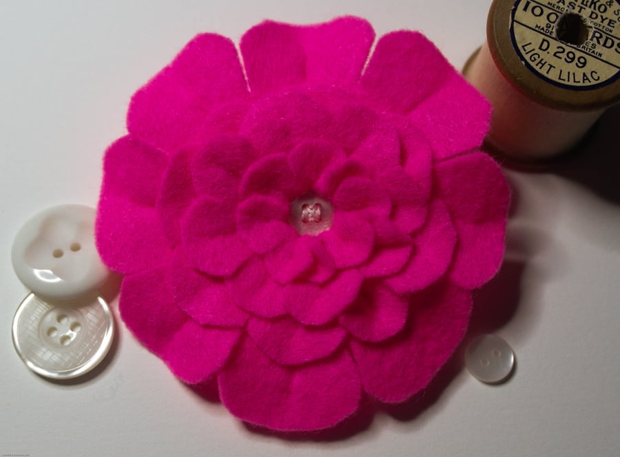 Flower brooch. Handmade pink felt flower brooch. Gift for a friend. Flower pin