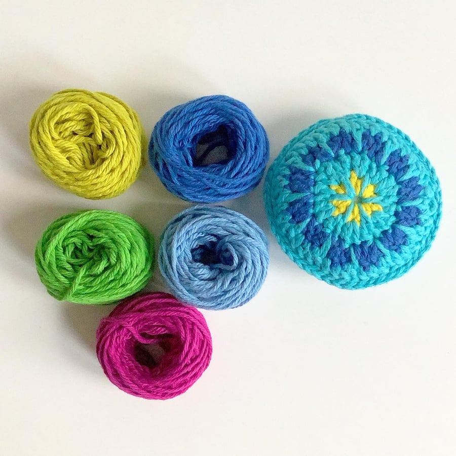 Yarn oddments, mini balls of yarn, 10g balls of kitchen cotton yarn