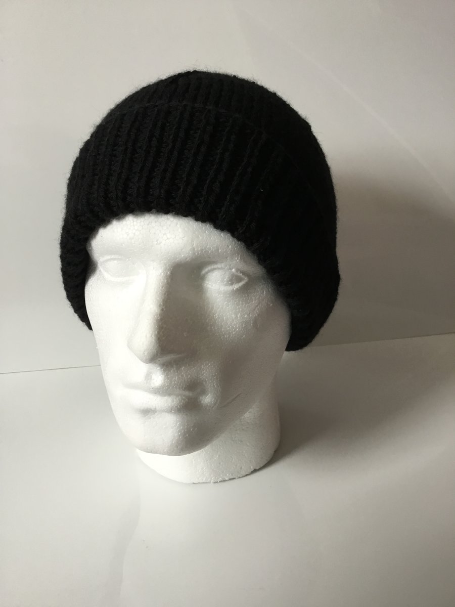 Men's 50% Merino Wool Black Chunky Beanie Hat - Hand Knitted in Scotland