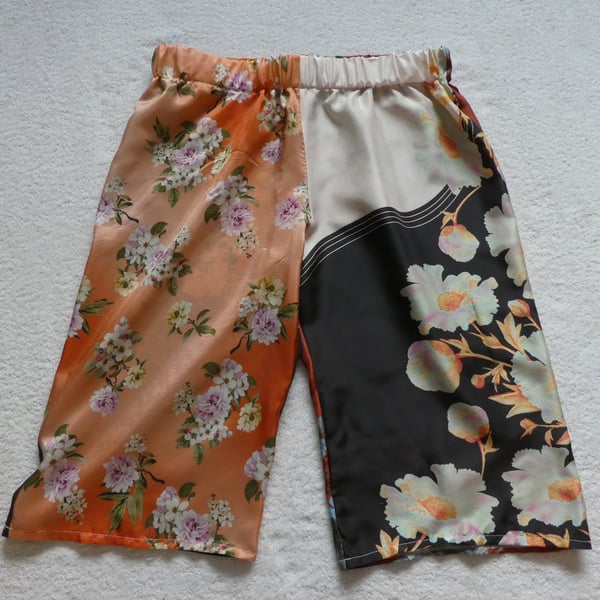 Silk Mid Length Multi Patterned Trousers Elasticated Waist. Ladies M-L. Peach