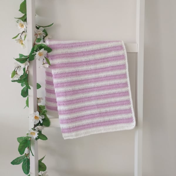 Crochet baby blanket - Lilac and white