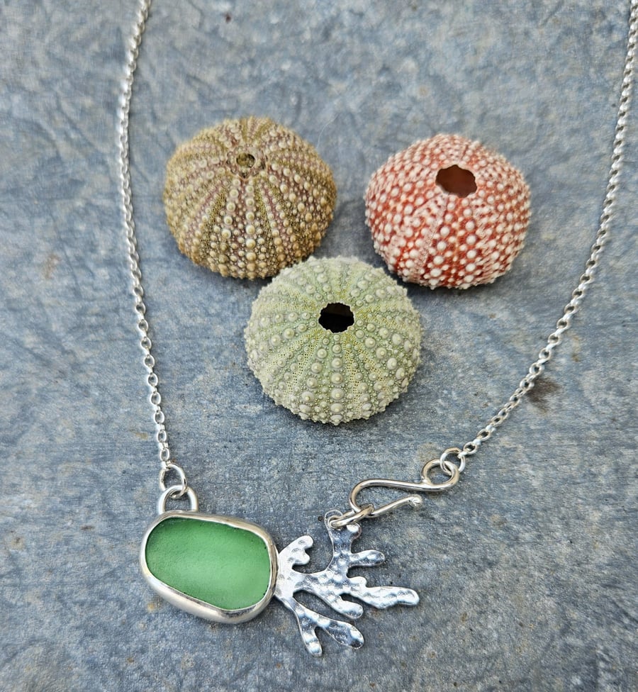 Silver seaweed and seaglass pendant