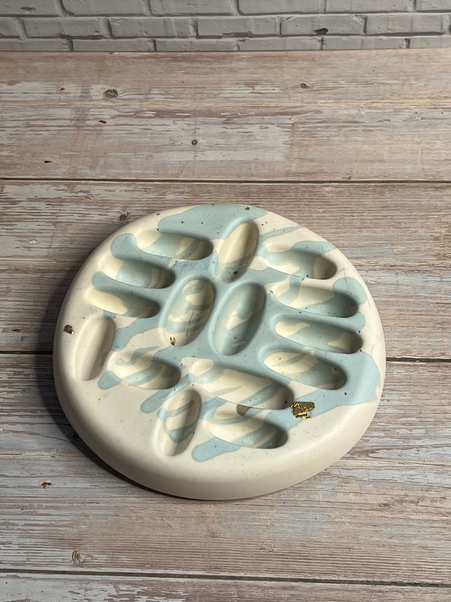  Cream and Blue Ring Holder