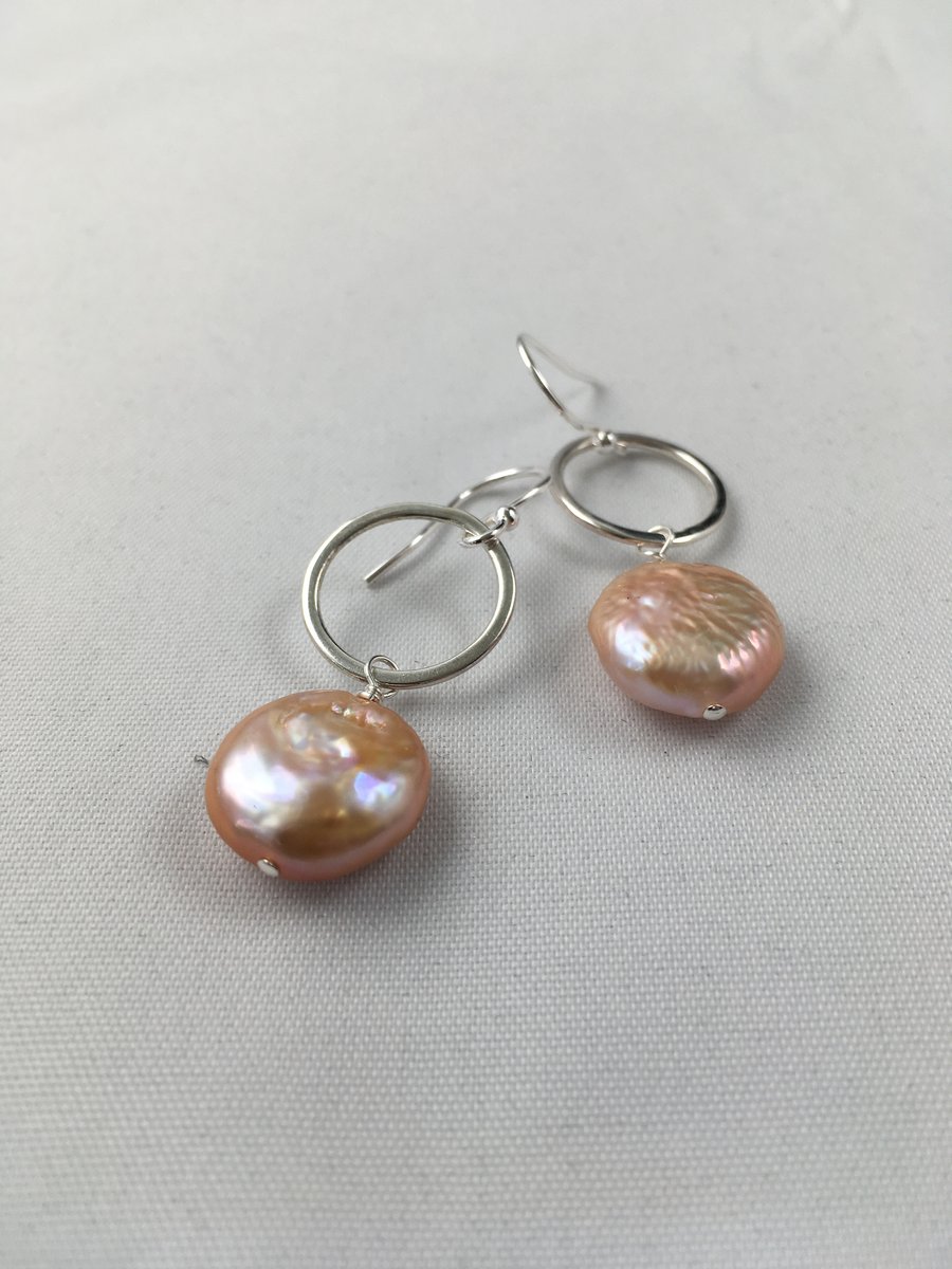 Circle earrings