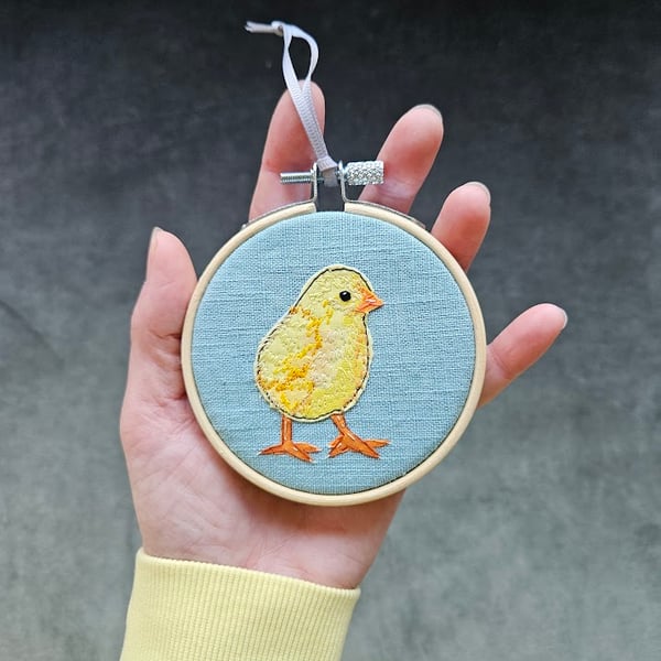 Handmade Easter Chick mini hoop hanging decoration, applique, embroidery, Spring