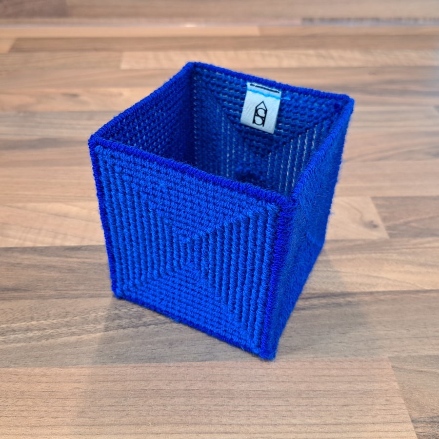 Large desk tidy - blue with dark blue edging