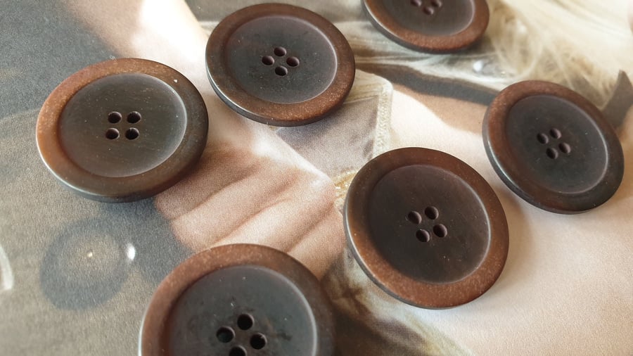  20.3mm Brown Burgundy mix Polyester horn Button x 8 