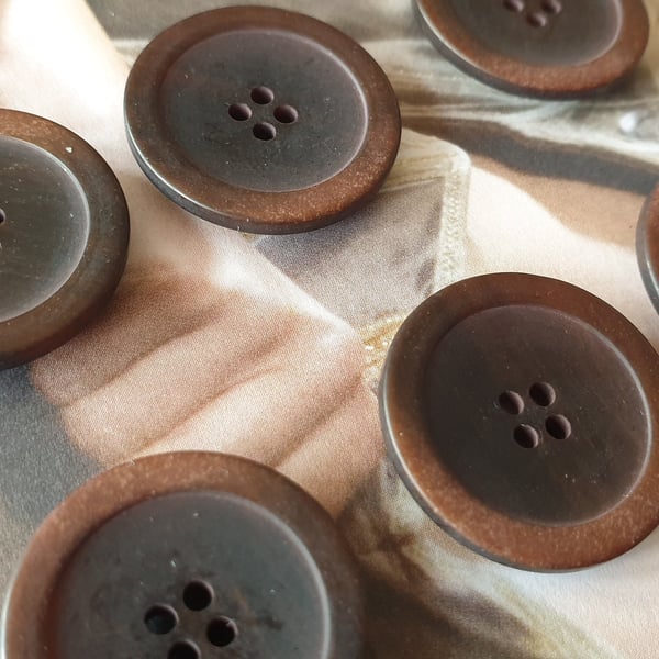  20.3mm Brown Burgundy mix Polyester horn Button x 8 