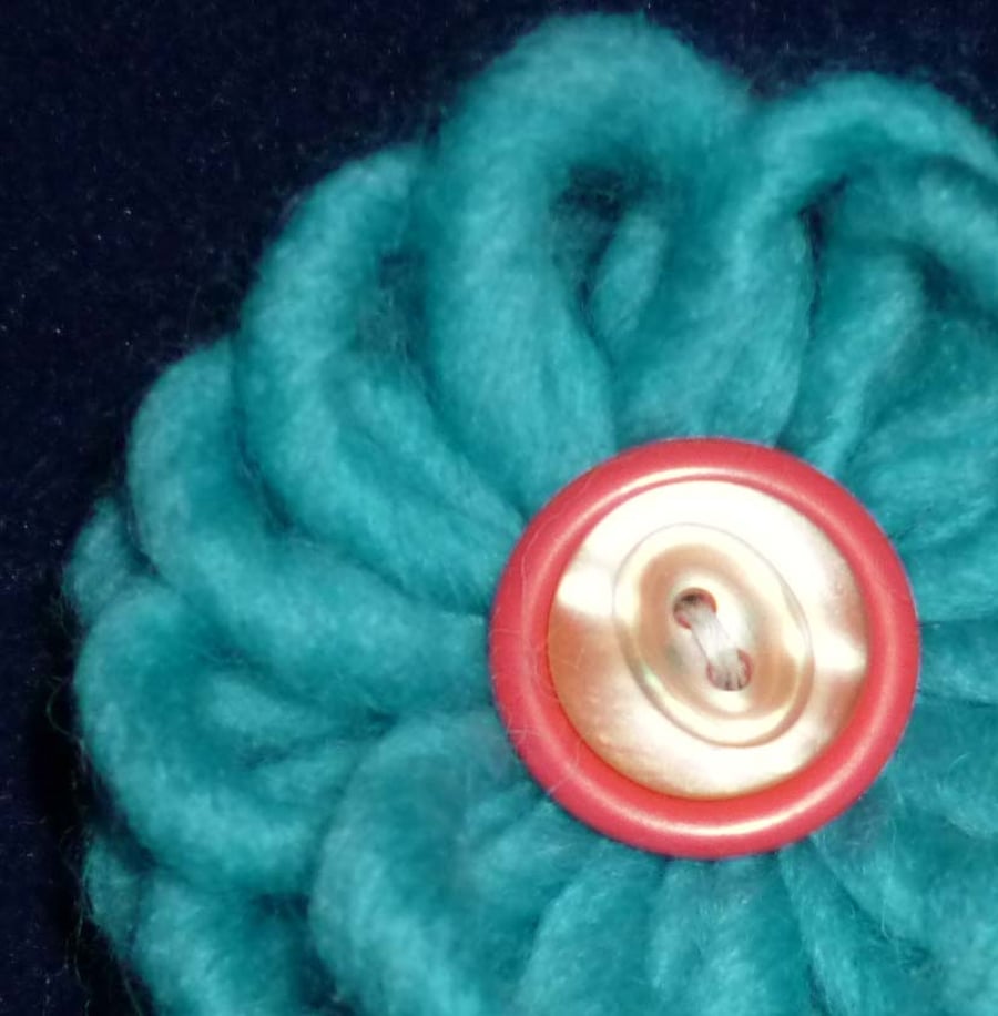 Handmade woollen flower & button 3 in 1 brooch -  aquamarine blue