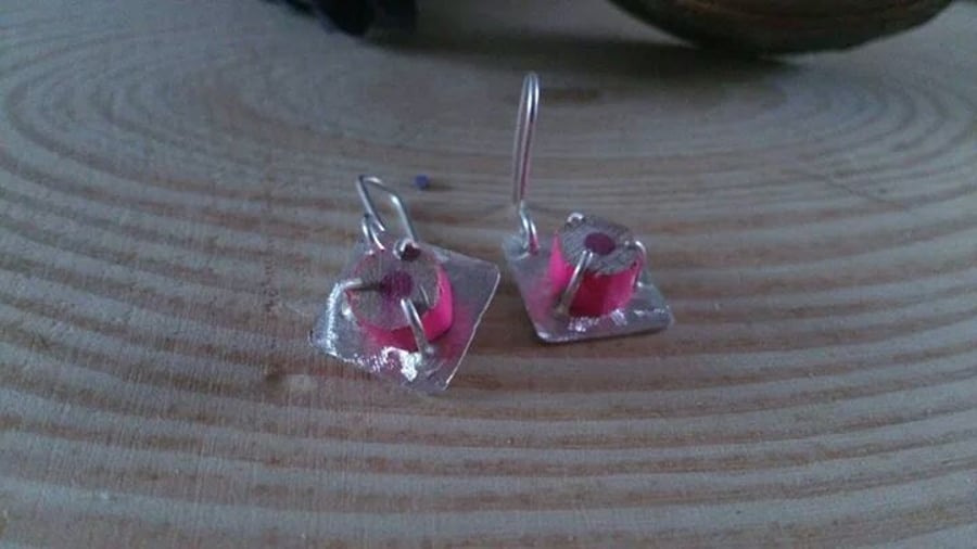 Sterling Silver Claw Set Pencil Earrings