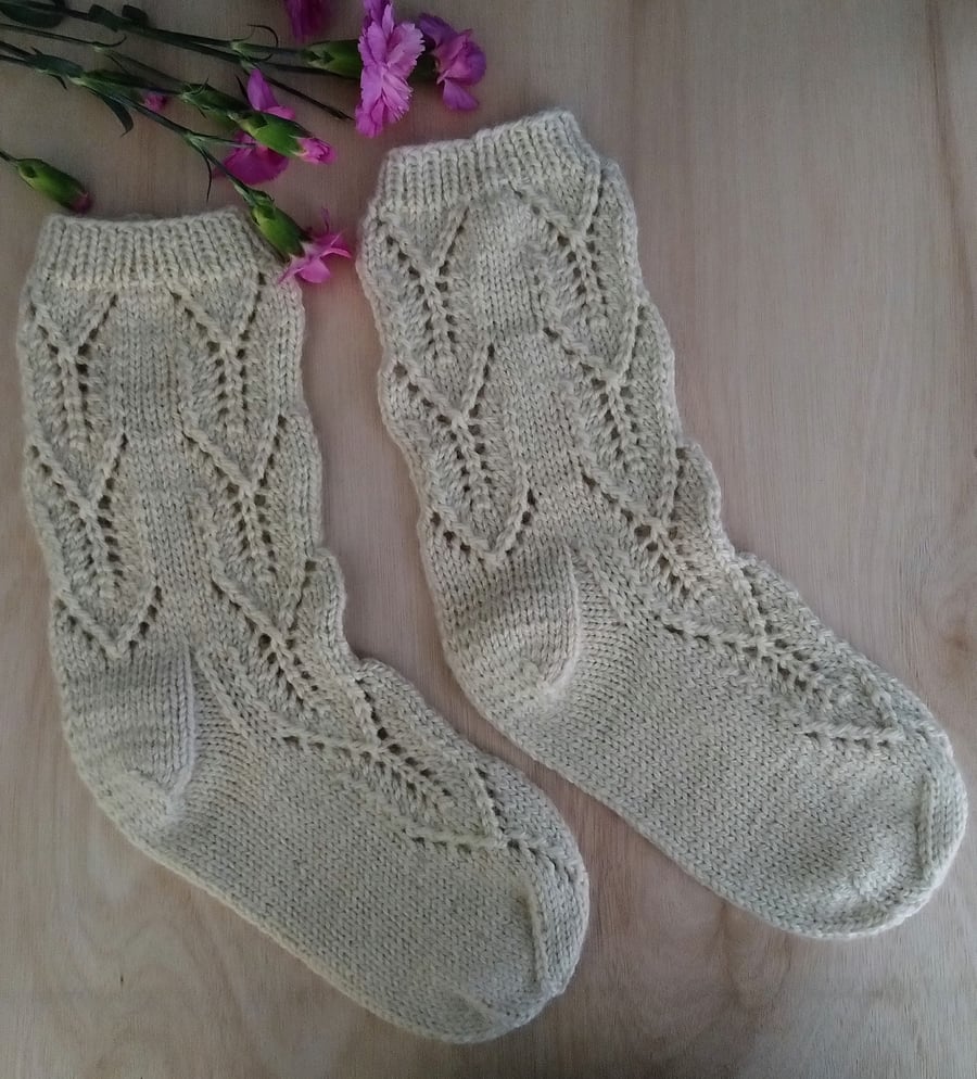 Hand-knitted lace pattern pure wool socks in natural white 