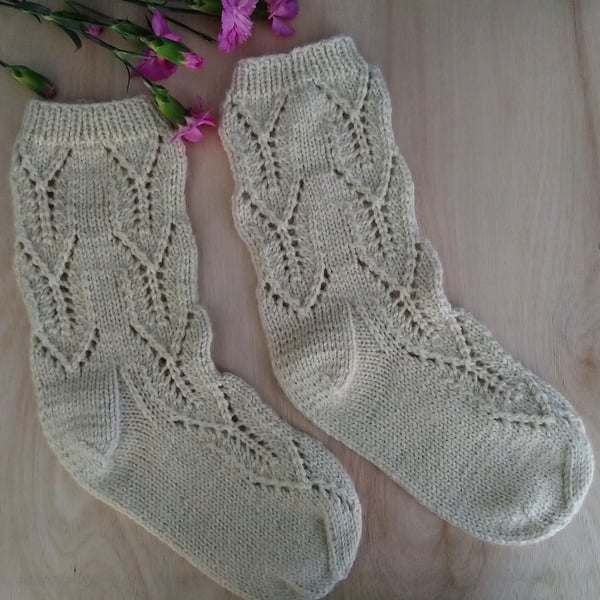 Hand-knitted lace pattern pure wool socks in natural white 