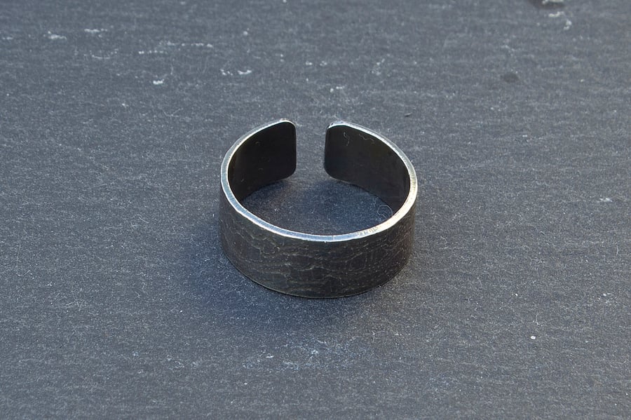 Oxidised lace texture ring