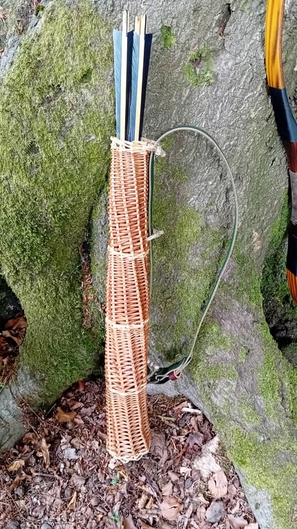 Wicker arrow quiver