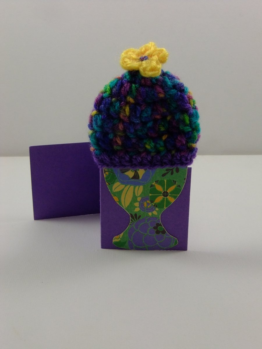Egg Cosy Card (violet and yellow)