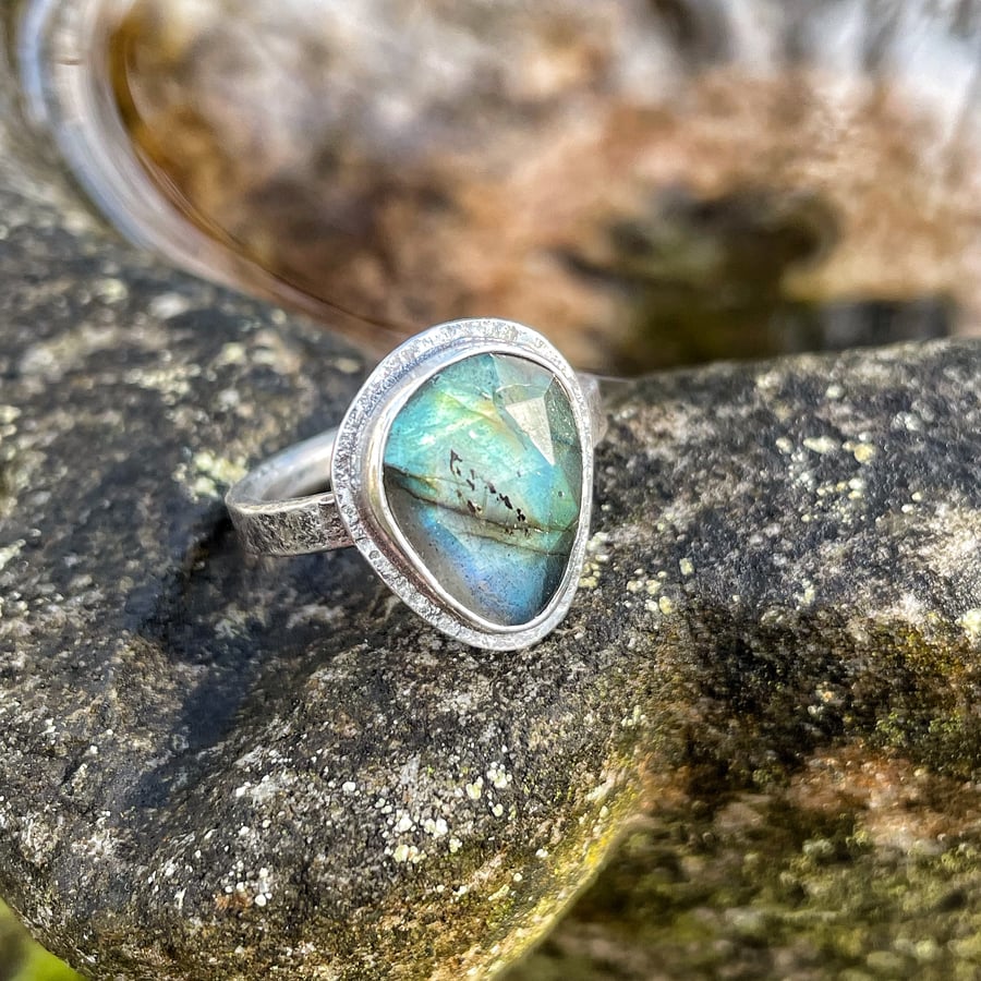 Sterling silver labradorite ring. U.K. size O
