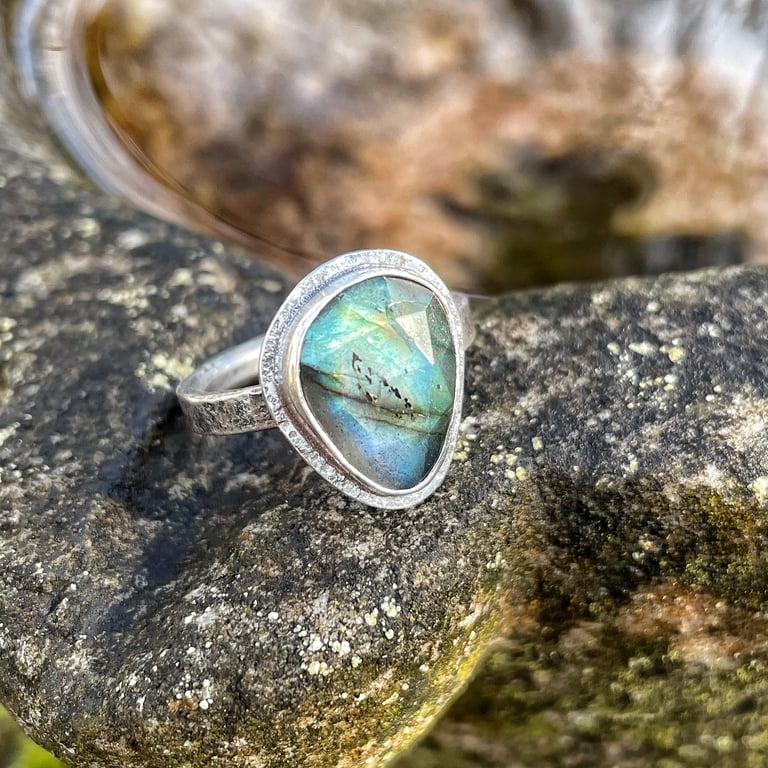 Sterling silver labradorite ring. U.K. size O