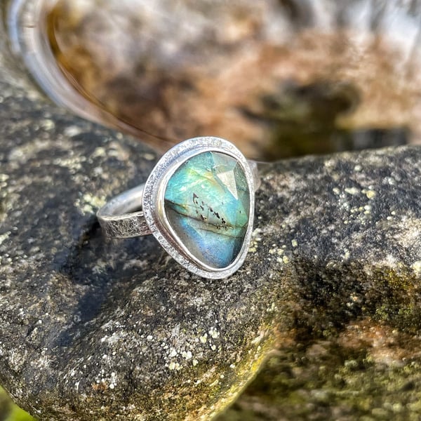Sterling silver labradorite ring. U.K. size O