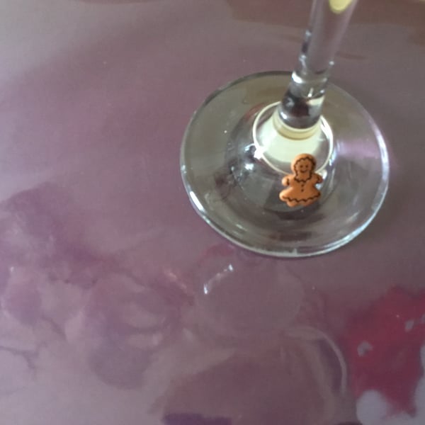 Wine charm. Napkin ring. Gingerbread girl glass charm.  CC462