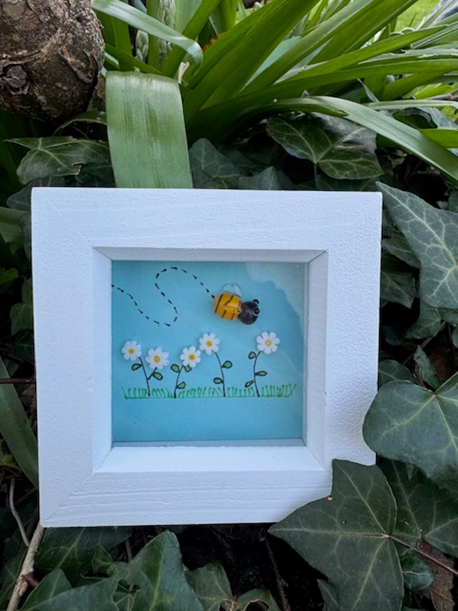 Bumble Bee with Flowers