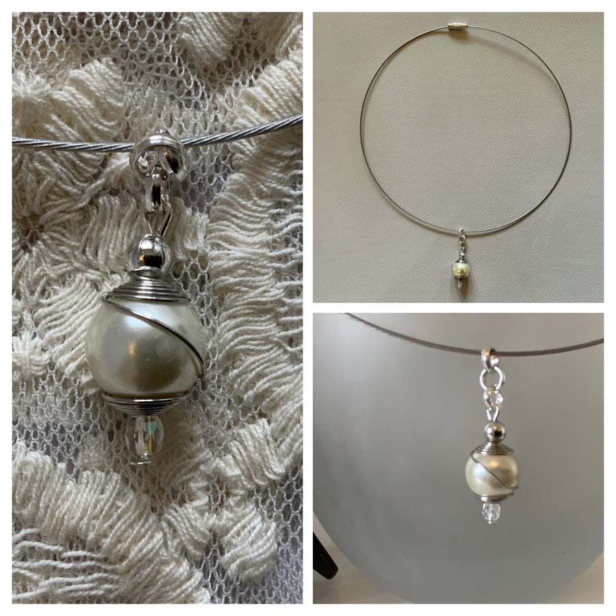 Pearl pendant on delicate wire choker
