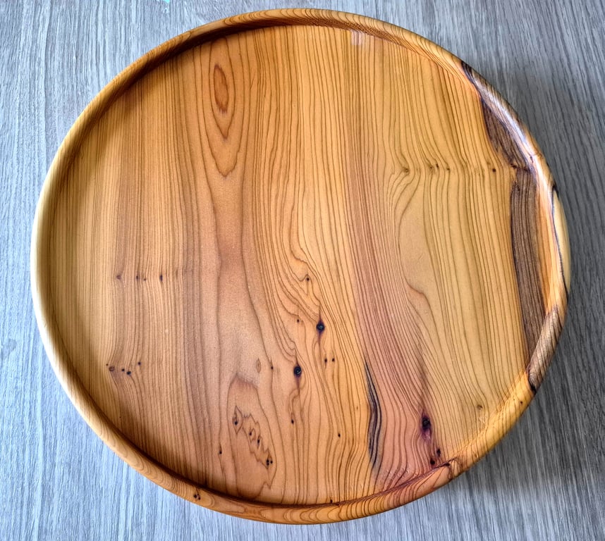 Beautifully unique yew wood lazy susan  (Rotating base)