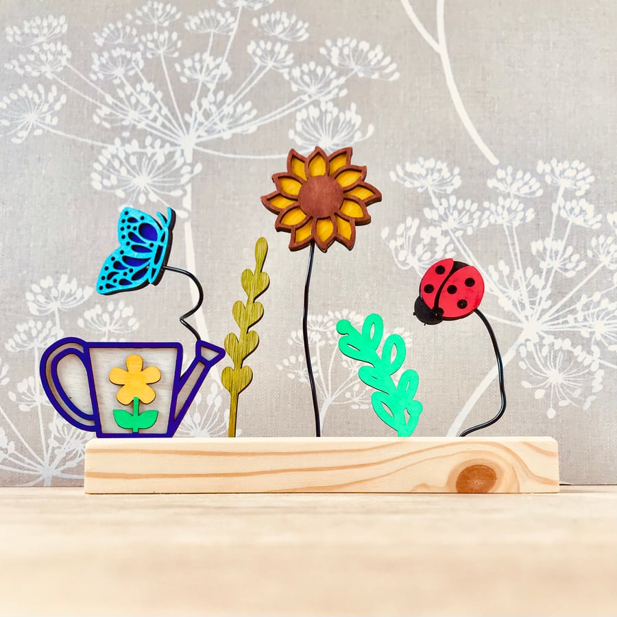 Wooden freestanding flower garden decoration ornament 