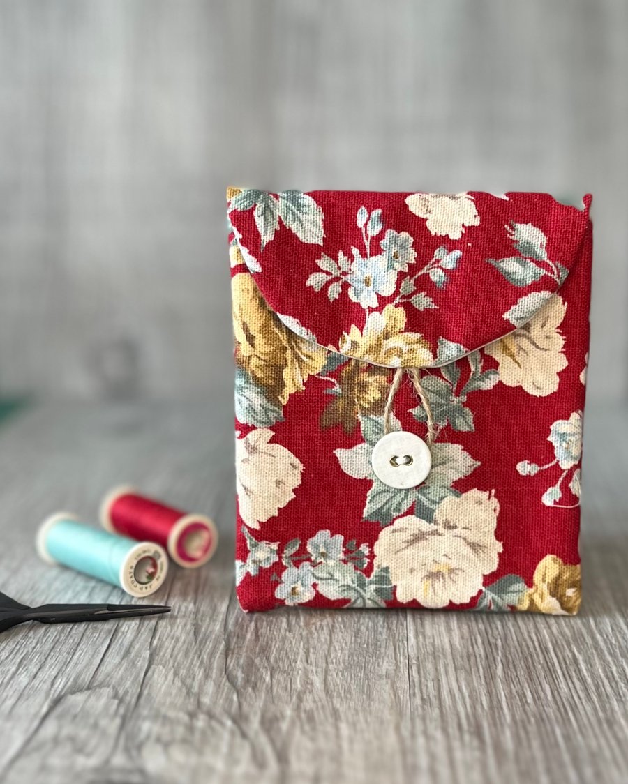Red floral purse with linen button 