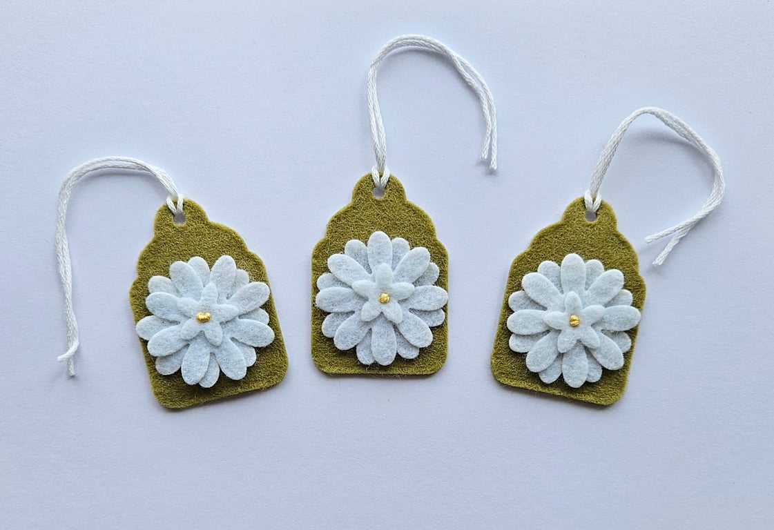 Felt Flower Gift Tags 