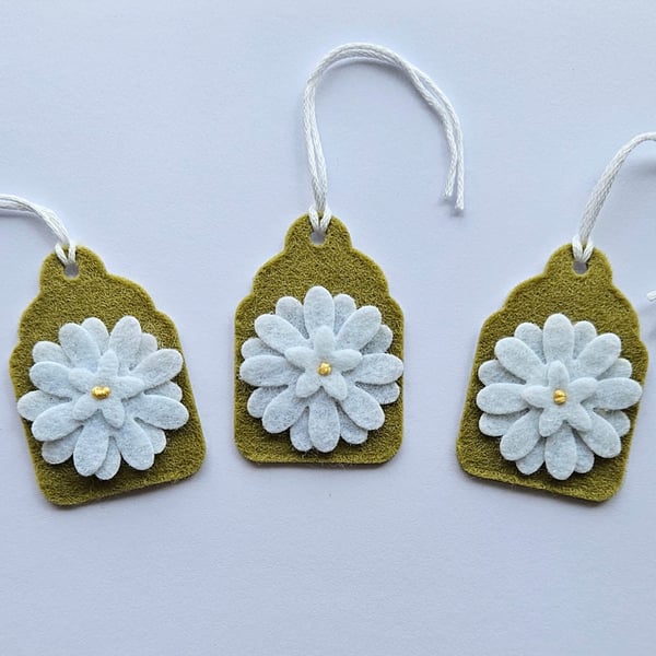 Felt Flower Gift Tags 