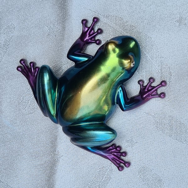Stunning Juniper Lillyhops Resin Art Frog Figurine 