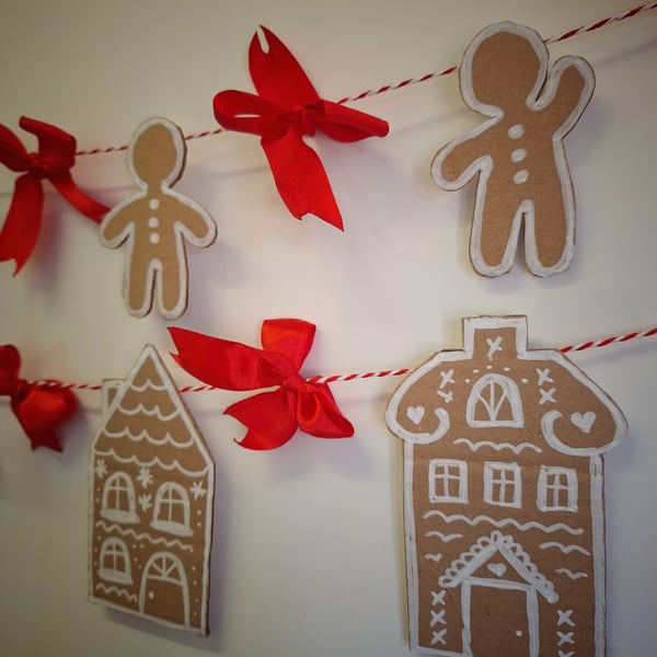 Gingerbread men and houses garland