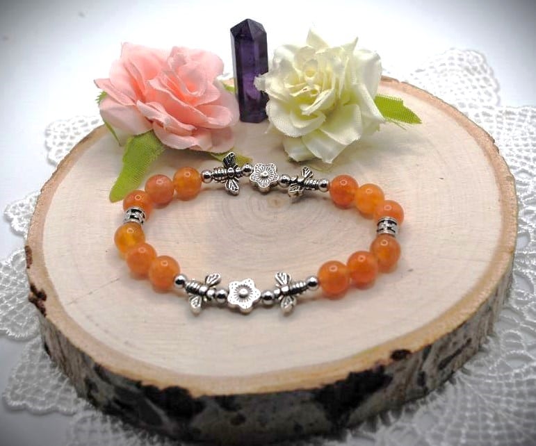 Sunstone Bees and Flowers Stretch Bracelet. Postage included.