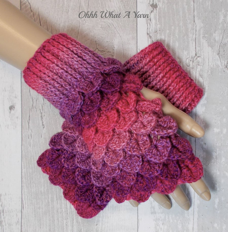 Pink and purple shades dragon scale gloves. Fingerless gloves. Texting mitts.