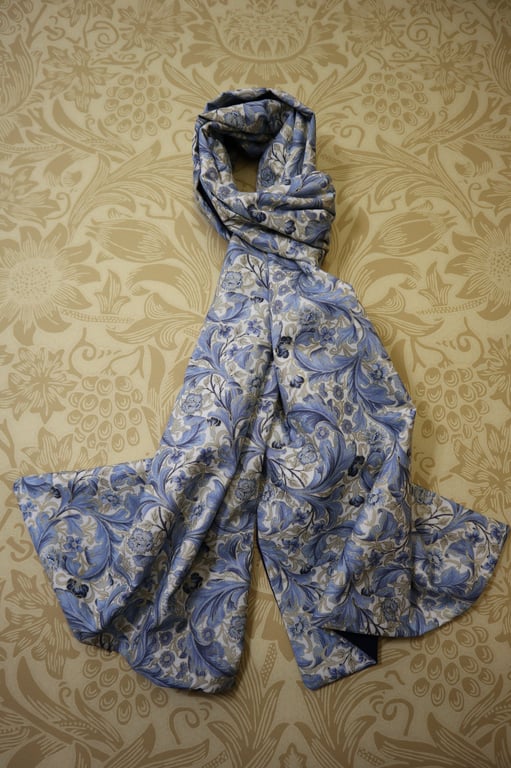 William Morris Scarf Leicester China Blue